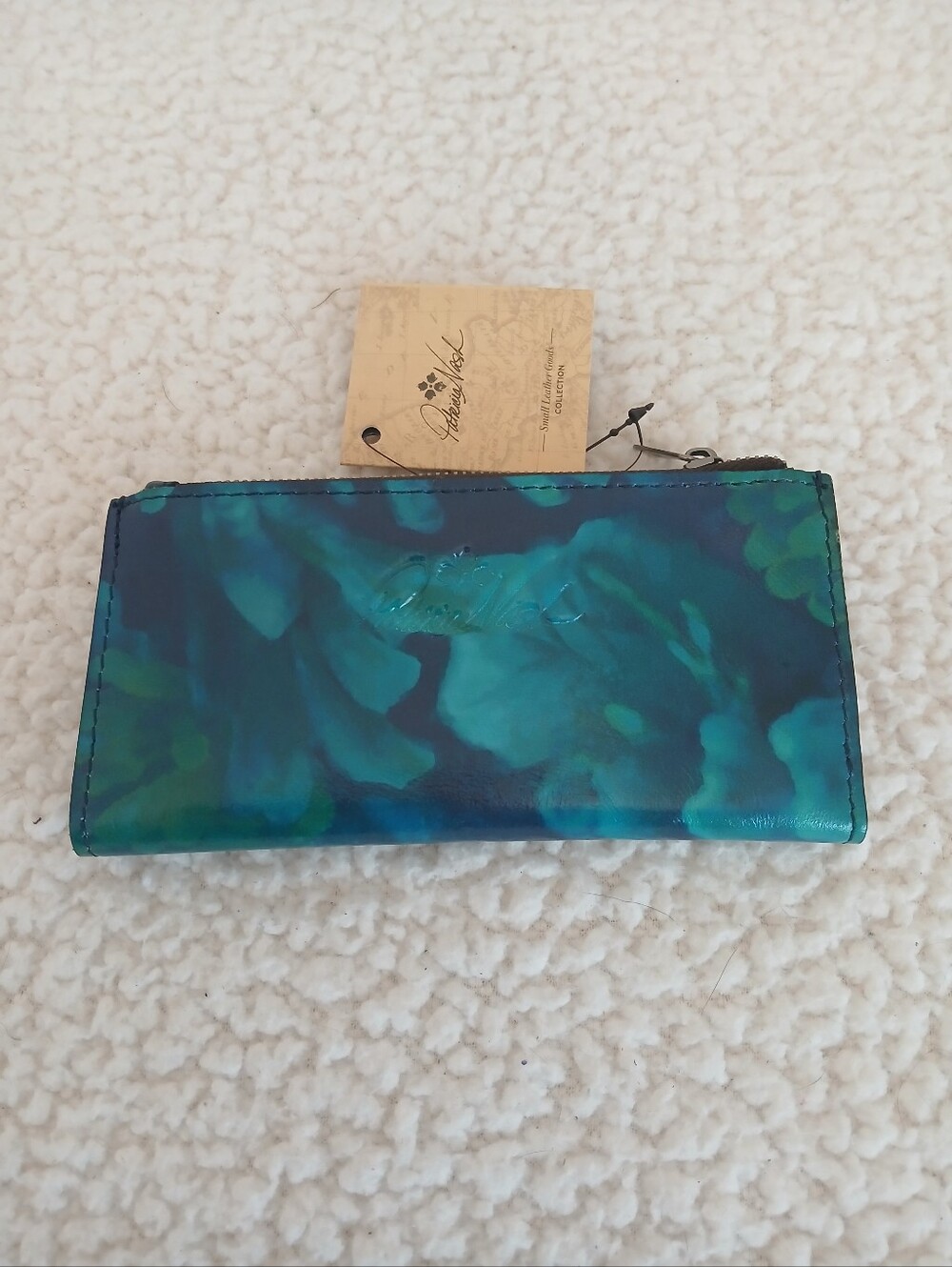 Patricia Nash Nazari Wallet In Deep Blue Sea Pattern NWT - Picture 2 of 3